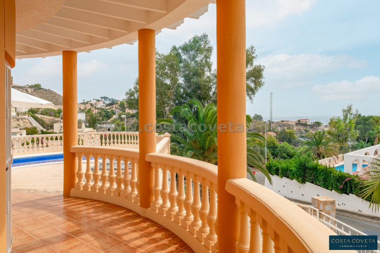 Exclusive and beautiful house with sea views and charming decoration