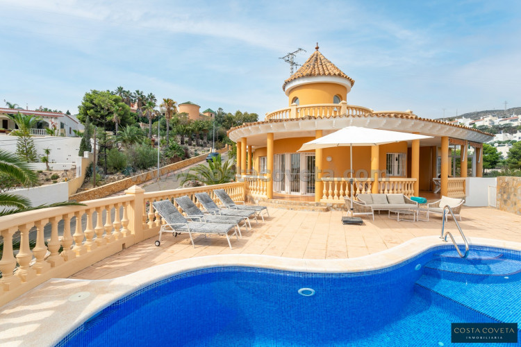 Exclusive and beautiful house with sea views and charming decoration