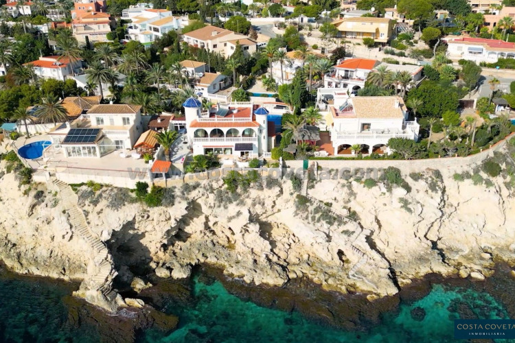 Exclusive Seafront Property – A Mediterranean Dream House