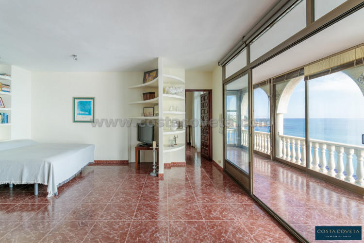 Exclusive Seafront Property – A Mediterranean Dream House