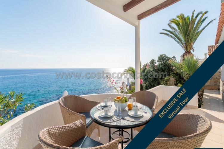 El Campello, Exclusive Seafront Property – A Mediterranean Dream House