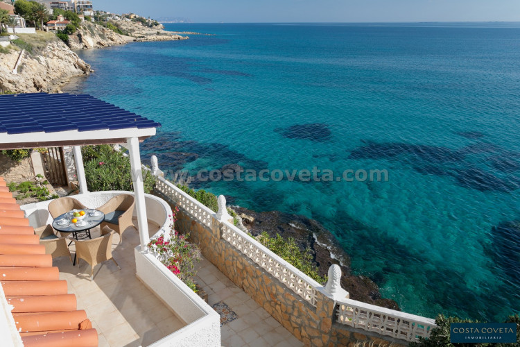 Exclusive Seafront Property – A Mediterranean Dream House