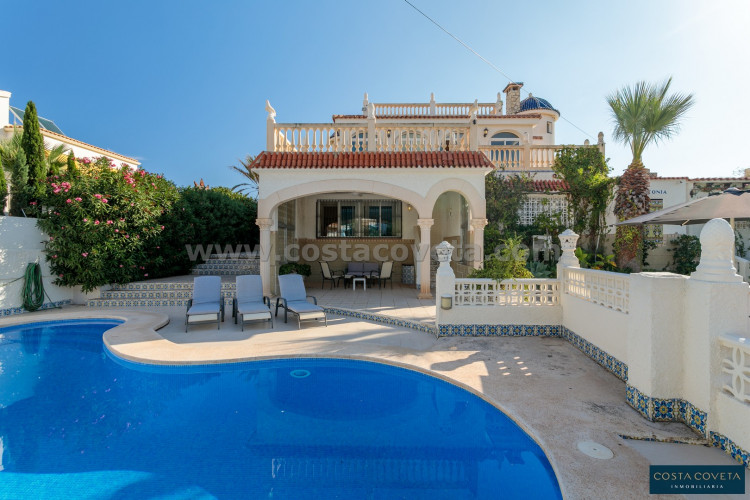 Exclusive Seafront Property – A Mediterranean Dream House