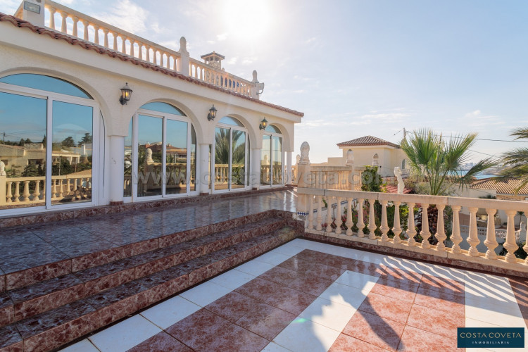 Exclusive Seafront Property – A Mediterranean Dream House