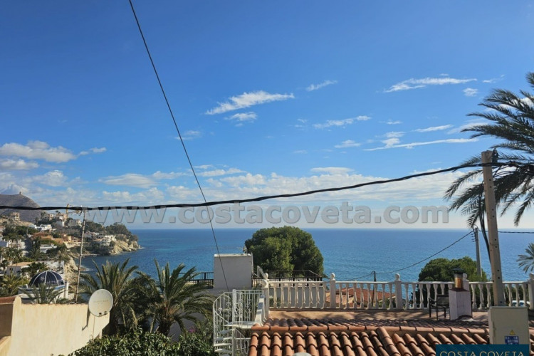 Chalet recently renovated with sea views