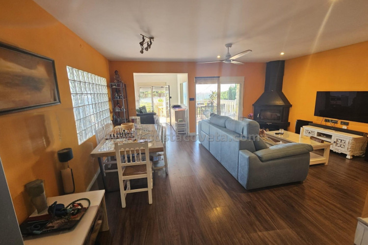 Chalet recently renovated with sea views