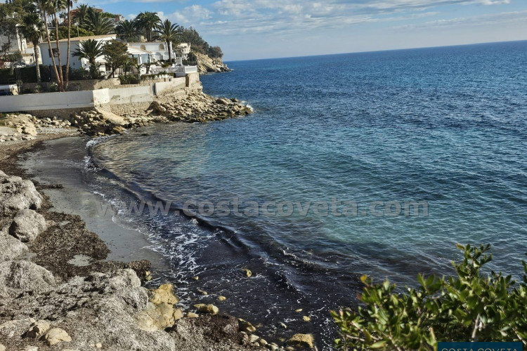 Chalet recently renovated with sea views