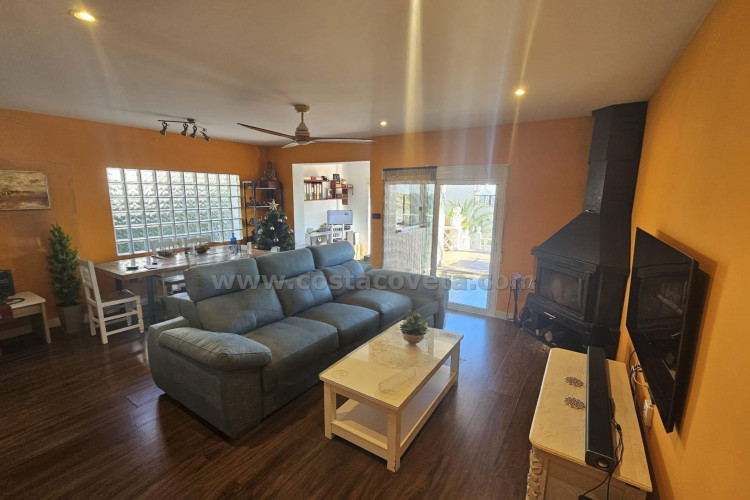 Chalet recently renovated with sea views