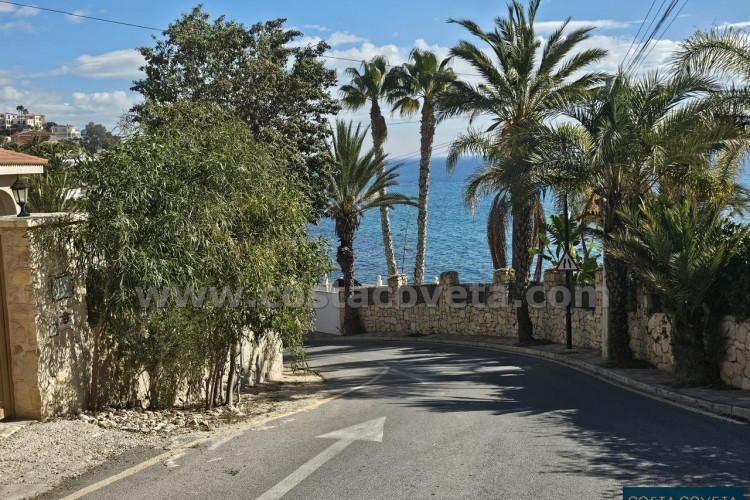 Chalet recently renovated with sea views