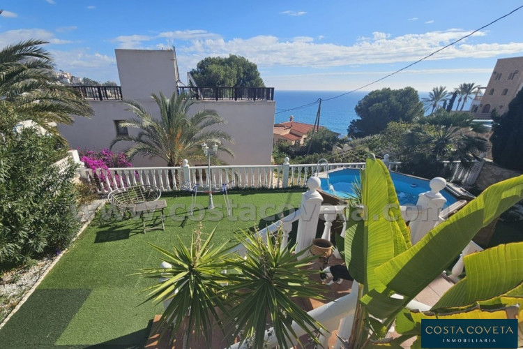 Chalet recently renovated with sea views