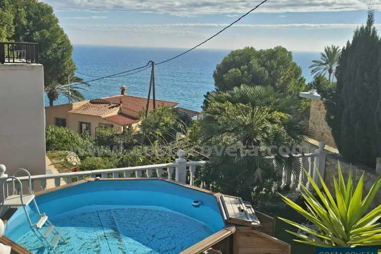 Chalet recently renovated with sea views