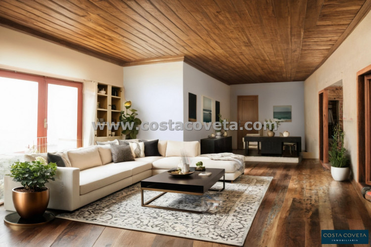 Detached villa with great potential after renovation.
