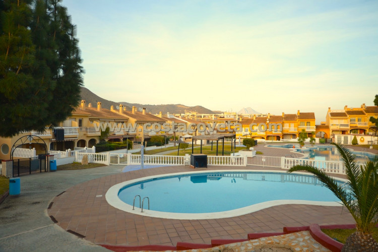 Renovated Semi-detached bungalow in el Poblet