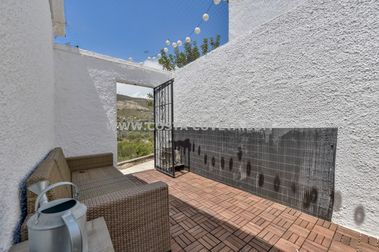 Lovely completely refurbished semi-detached property in Neptuno Park