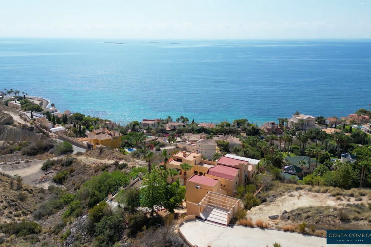 Exclusive property of 3 houses with breathtaking panoramic views