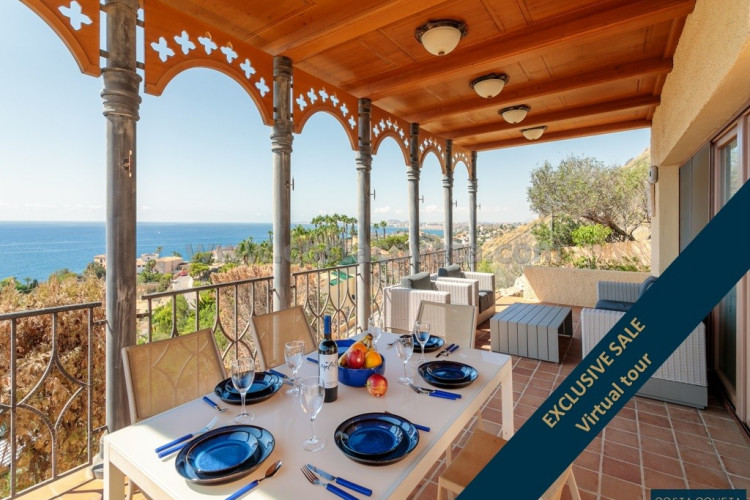 El Campello, Exclusive property of 3 houses with breathtaking panoramic views