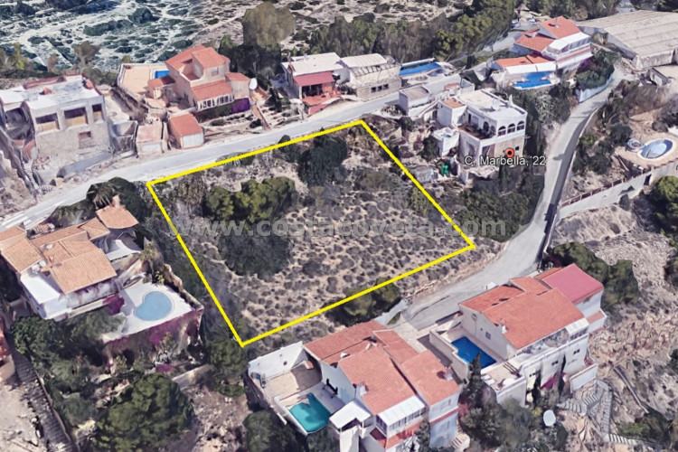 Amazing plot with captivating and panoramic sea views