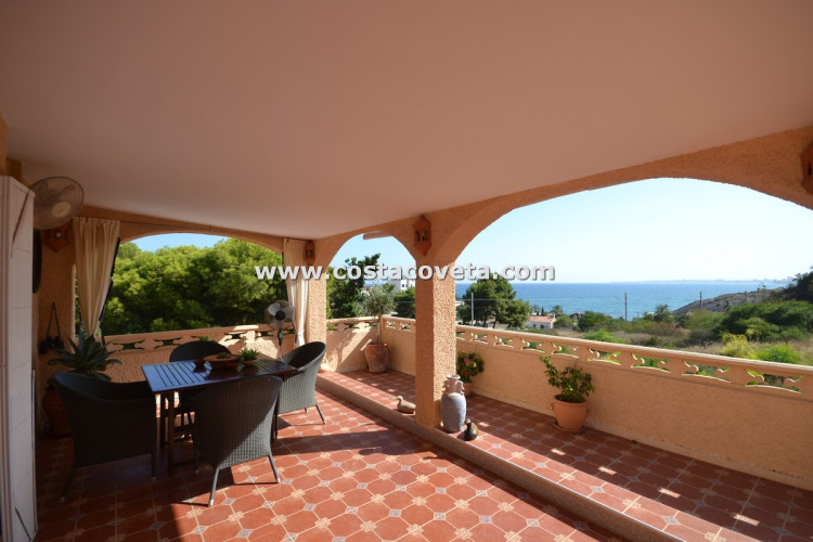Villa encantadora con vistas panoramicas al Mediterráneo en la Coveta Fuma