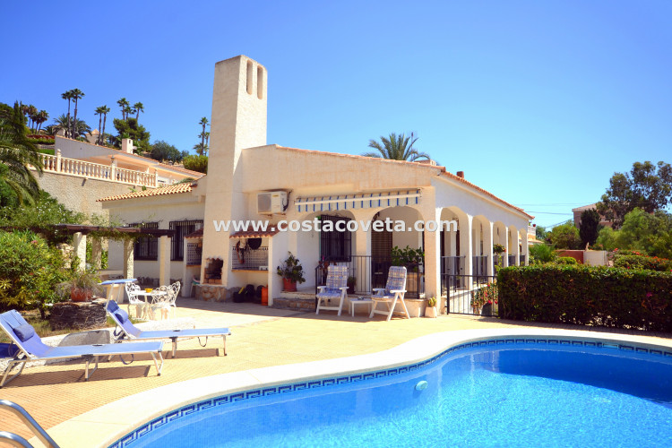 Fantastic detached villa with pool in la Coveta Fuma