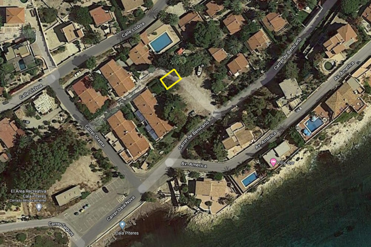 Urban Plot in Minerva Residential park, fenced with 90M2 and near the beach.