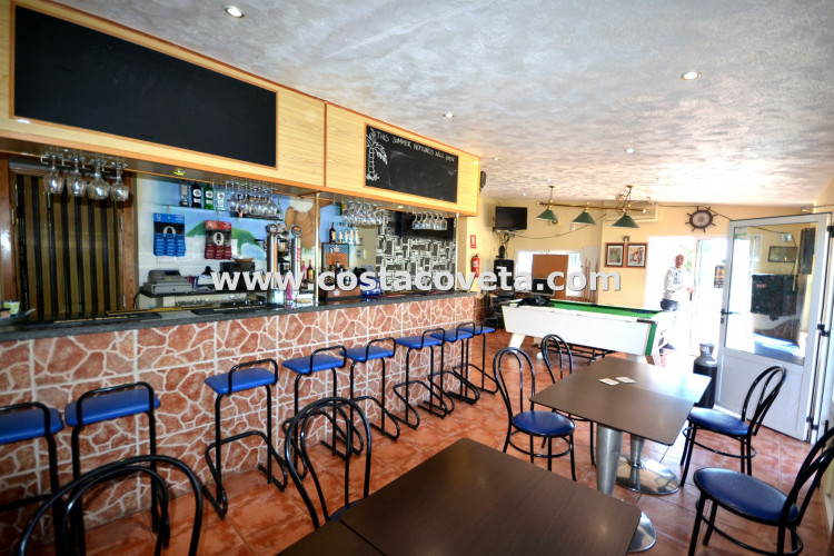 Wonderful café bar with a home in la Coveta Fuma