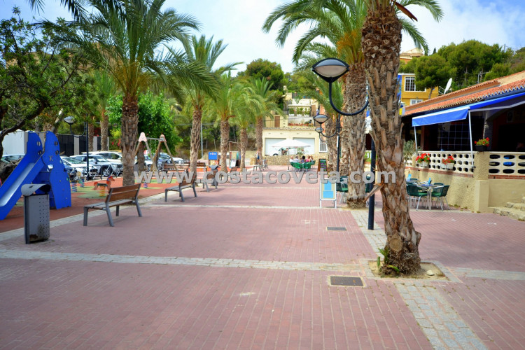 Modern refurbished corner apartment at only 2 minutes walking from the beach