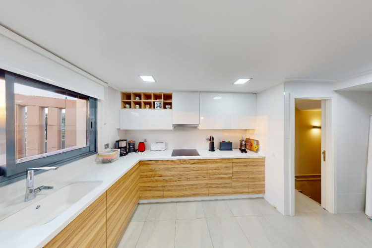 BEAUTIFUL SEMI-DETACHED IN RESIDENTIAL LA MAR ON THE SEAFRONT AT EL CAMPELLO