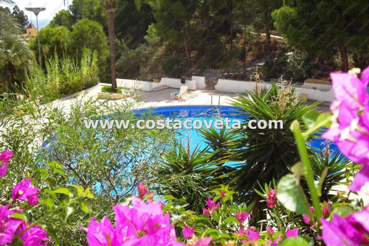 Lovely semi-detached property in Jupiter park at la Coveta Fuma