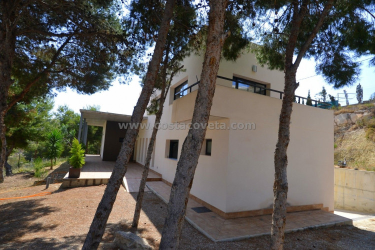 El Campello, Stylish modern villa is new constructed with large garden in Coveta Fuma El Campello