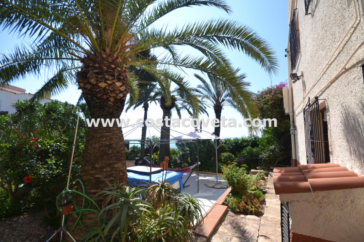 Cosy and familiar home with an exciting garden in Coveta Fuma.