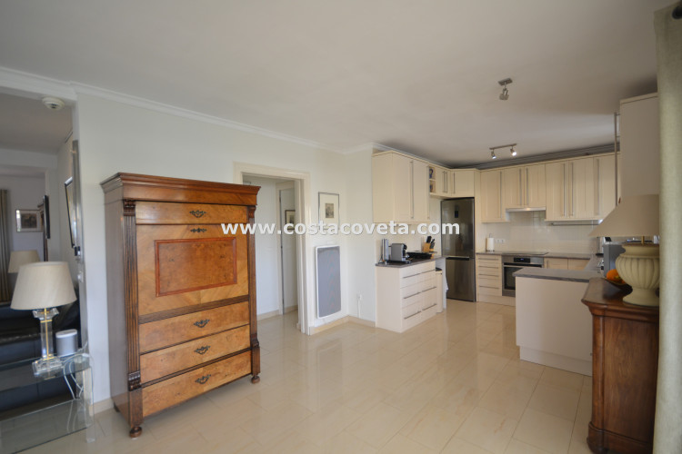 Very well maintained villa with heated pool in la Coveta Fuma a stones throw from the beach