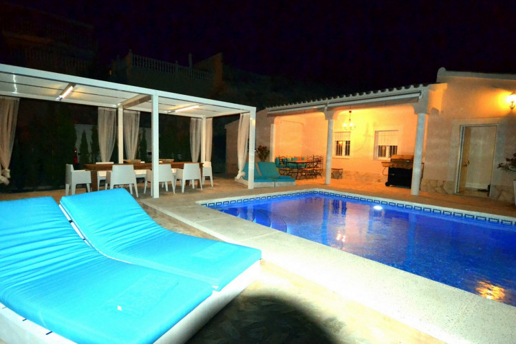 (Special offer winter long term ) Modern luxury Villa recently refurbished en Coveta Fuma El Campello