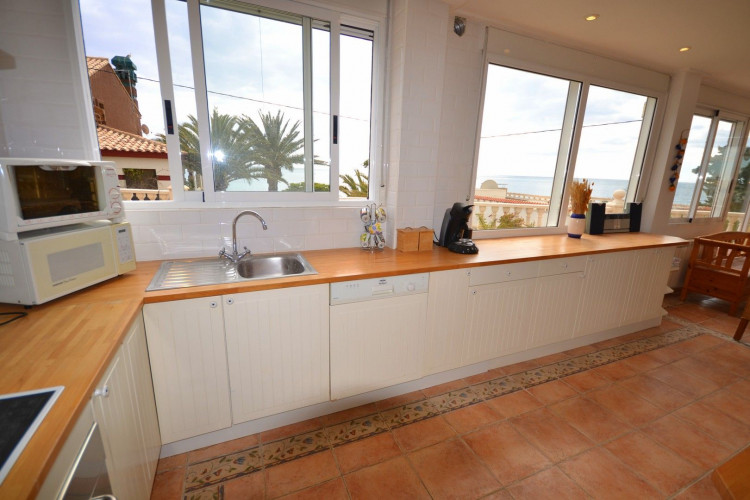 Villa with stunning sea views, near sea and beach en Coveta Fuma El Campello