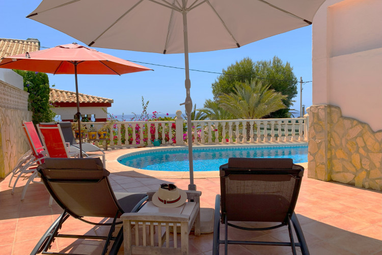 El Campello, Villa with stunning sea views, near sea and beach en Coveta Fuma El Campello