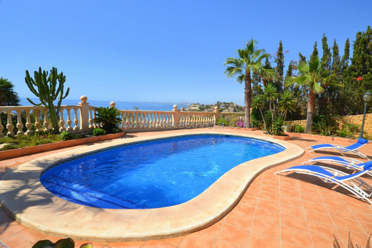 Beautiful luxury villa with panoramic views in the Coveta Fuma El Campello