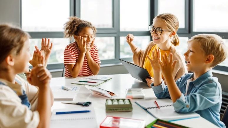 a group of young kids in an international school, featured image for the article 