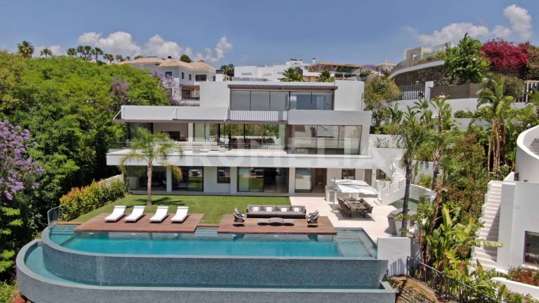 Einzigartige brandneue zeitgenössische Luxus-Villa, La Quinta Golf, Benahavis