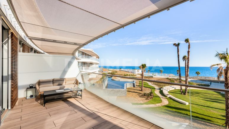 Erstaunliches neues Penthouse in einzigartiger, luxuriöser Entwicklung am Strand, Estepona