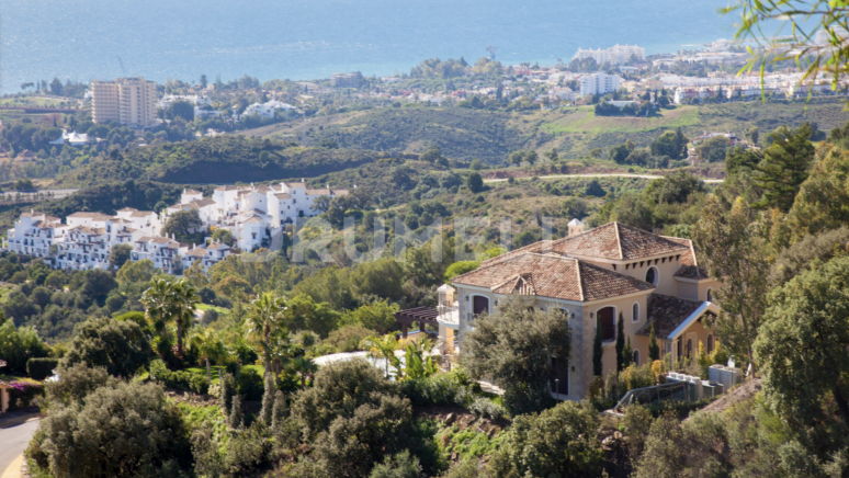 Вилла с панорамными видами в «Los Altos de los Monteros», Восточная Марбелья
