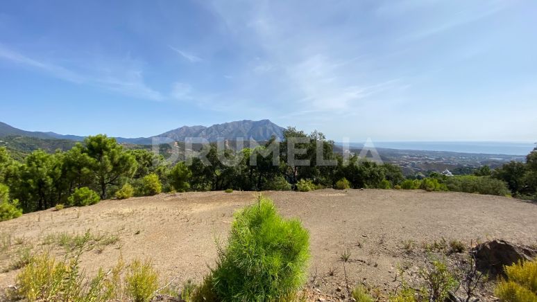 Exklusive große Parzelle mit Panoramablick in Elite Zagaleta