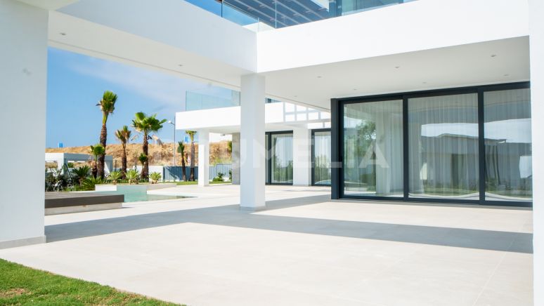 Enastående ny lyxig modern villa i Cancelada, Estepona