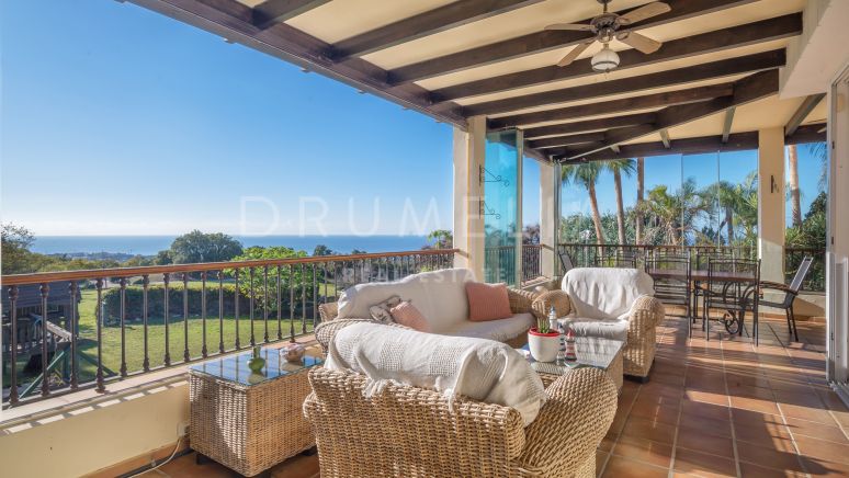 Superbe villa de luxe avec une maison d'hôtes à Los Altos de los Monteros, Marbella Est