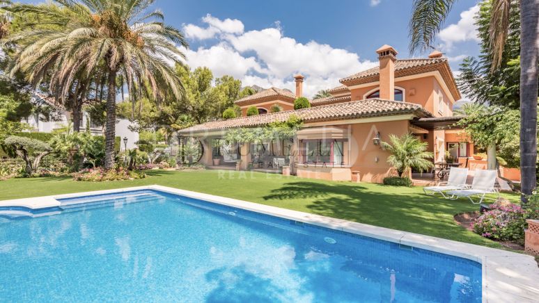 Wunderschöne, stilvolle Luxusvilla im mediterranen Stil in Altos Reales, Goldene Meile von Marbella