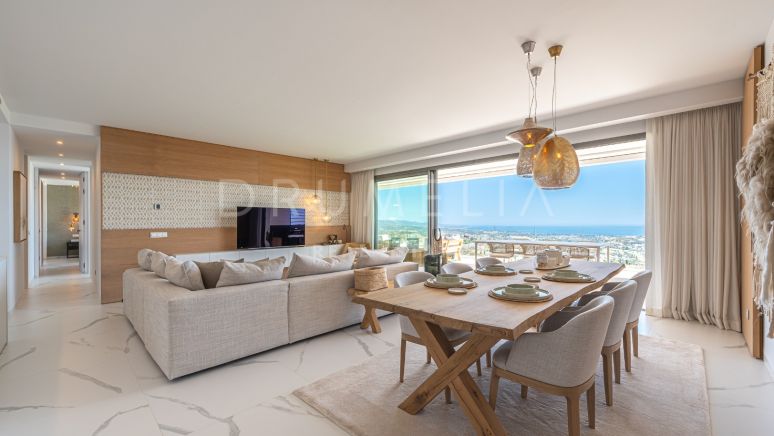 Prachtig gloednieuw modern luxe appartement met panoramisch uitzicht in boetiekcomplex in Benahavis.