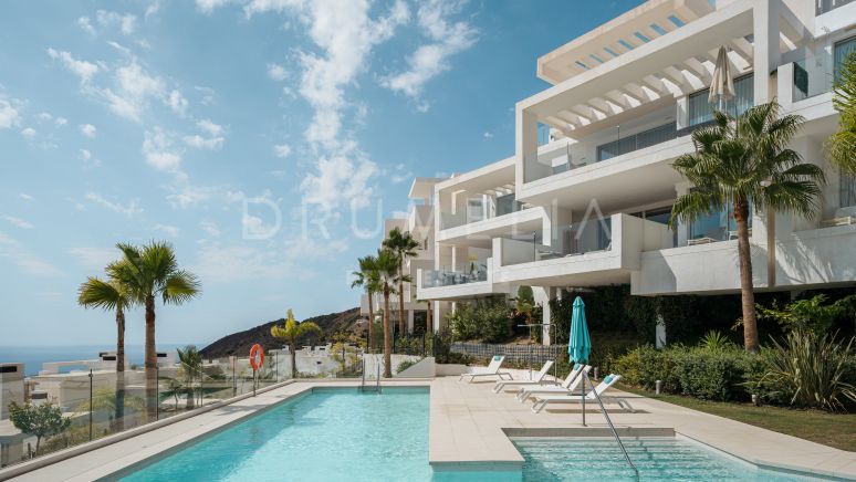 Uzuri View - Spectaculair luxe modern duplex penthouse in Palo Alto met prachtig panoramisch uitzicht in Ojen, Marbella
