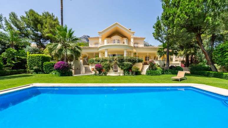 Excepcional villa mediterránea de lujo con impresionantes vistas panorámicas, Sierra Blanca, Milla de Oro de Marbella