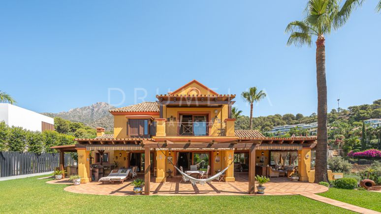 Spectacular luxury Mediterranean villa in prestigious Cascada de Camojan, Marbella Golden Mile