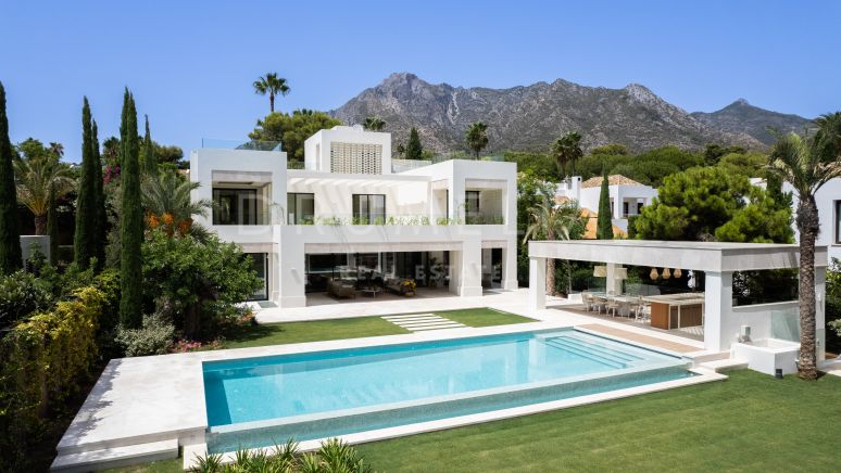 Toute nouvelle villa de luxe moderne et sophistiquée avec vue sur la mer, Altos Reales, Marbella Golden Mile