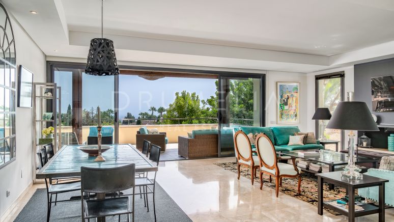 Exquisite luxury apartment in high-end Imara with stunning sea views, Marbella's Golden Mile