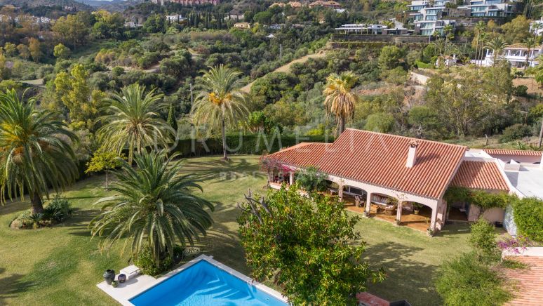 Full of Andalusian Charm Villa for sale in Benahavis